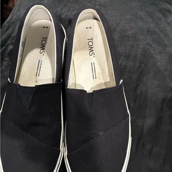 TOMS Men's Classic Black Slip-Ons - Picture 1 of 4